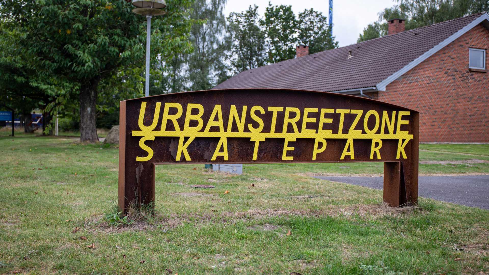 Urban Street Zone skatepark skilt